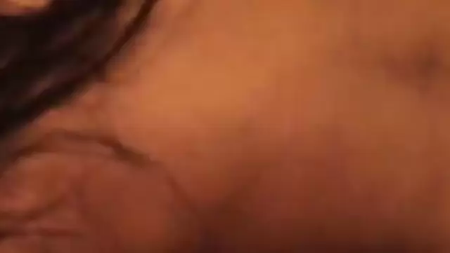 زن قزاقستانی شوهرشو با ساک زدن حسابی حال میاره.
